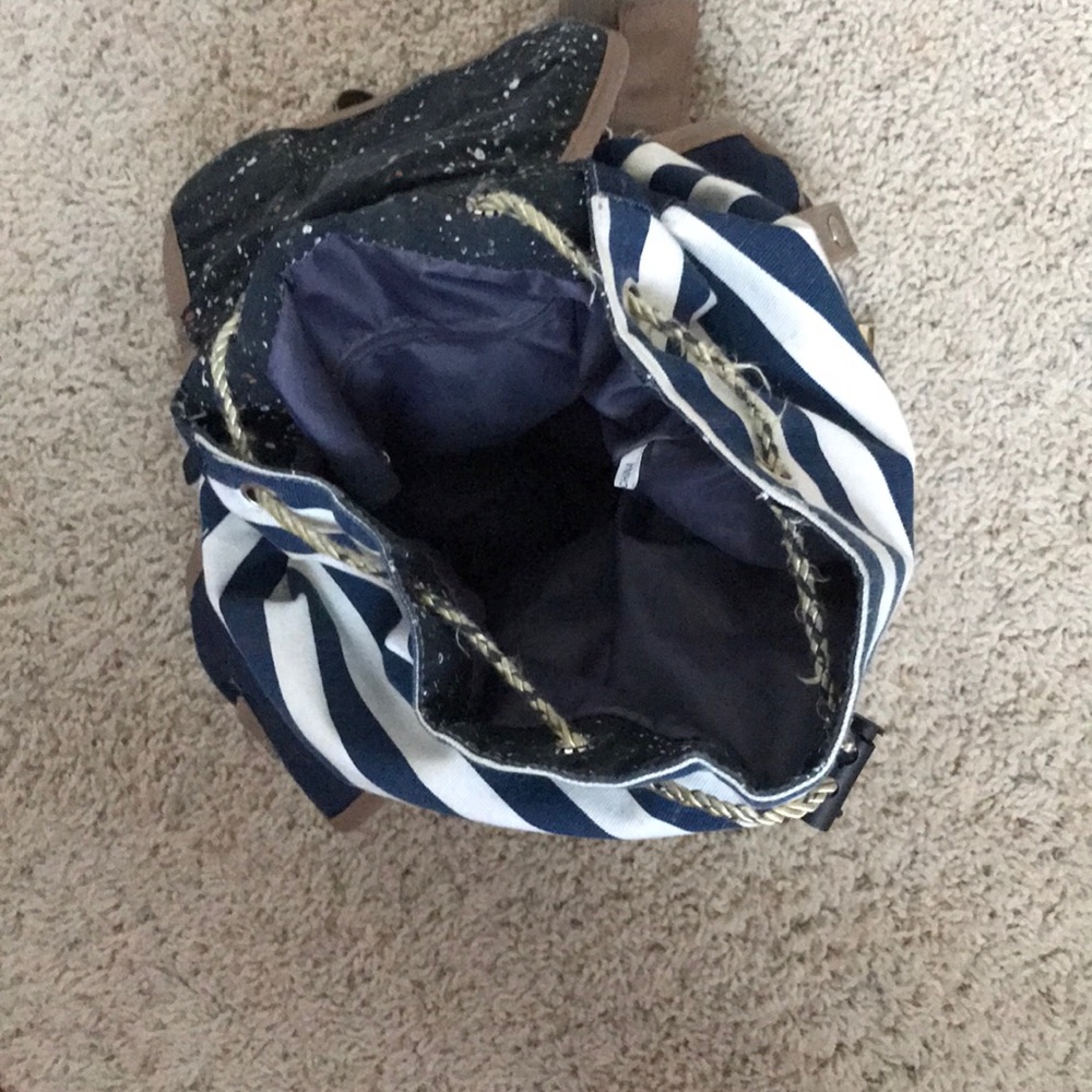 Backpack - Picture 5 of 5